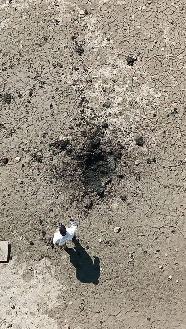 Gölde el bombası bulundu